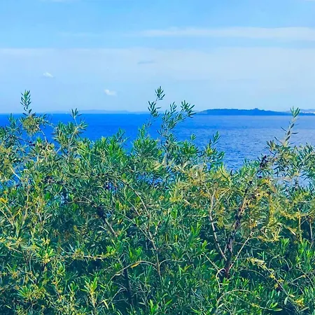 Nissaki Kalypso By Sealand * Nisaki (Corfu)
