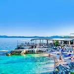 Nissaki Kalypso By Sealand * Nisaki (Corfu)